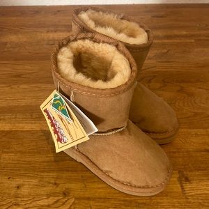 Kids brown Ugg boots from Australia brand new size 9